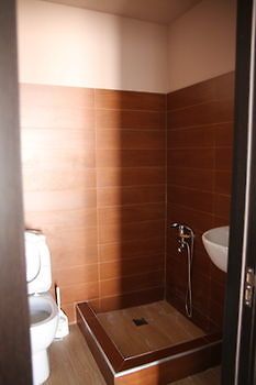 Atrium Hotel Тбилиси Екстериор снимка