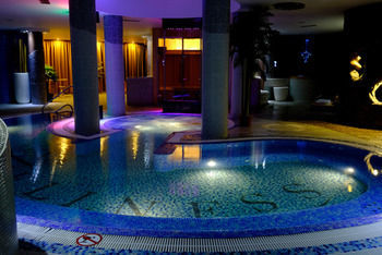 Atrium Hotel Тбилиси Екстериор снимка