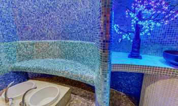 Atrium Hotel Тбилиси Екстериор снимка